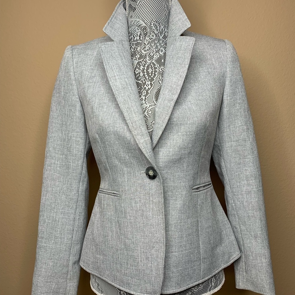 Tahari blazer - Picture 2 of 6